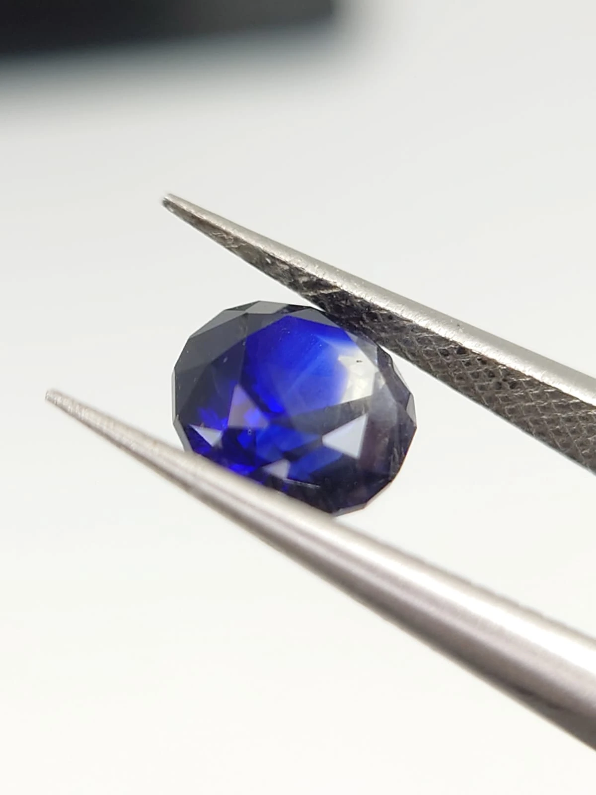 Royal Blue Sapphire 1.5ct Brilliant Cut from Afghanistan — view 2